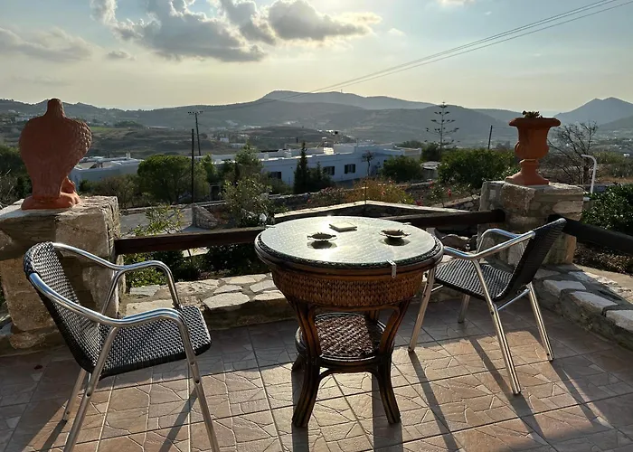 Πέτρινο Εξοχικό Σπίτι Στη Σύρο